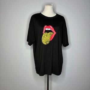 Simplee- Black Graphic Tee